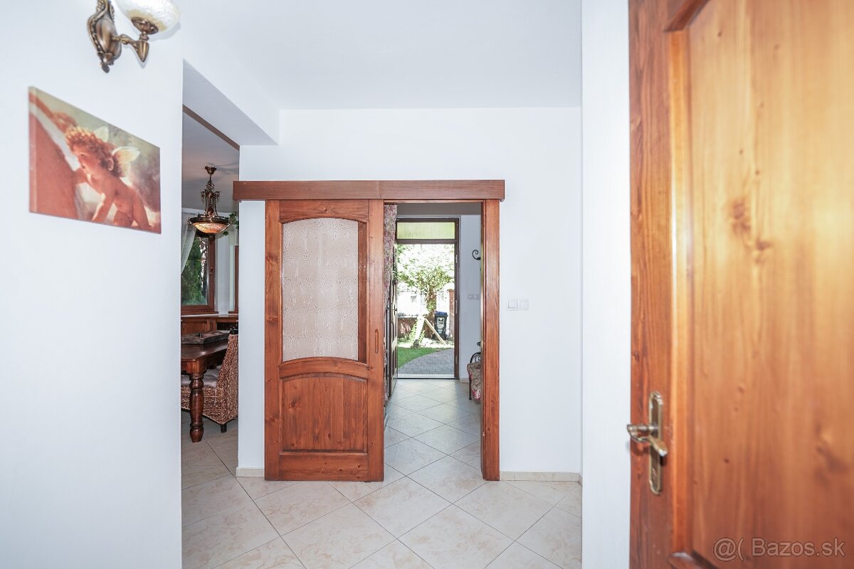 Rodinný dom v obci Rovinka na predaj - 12