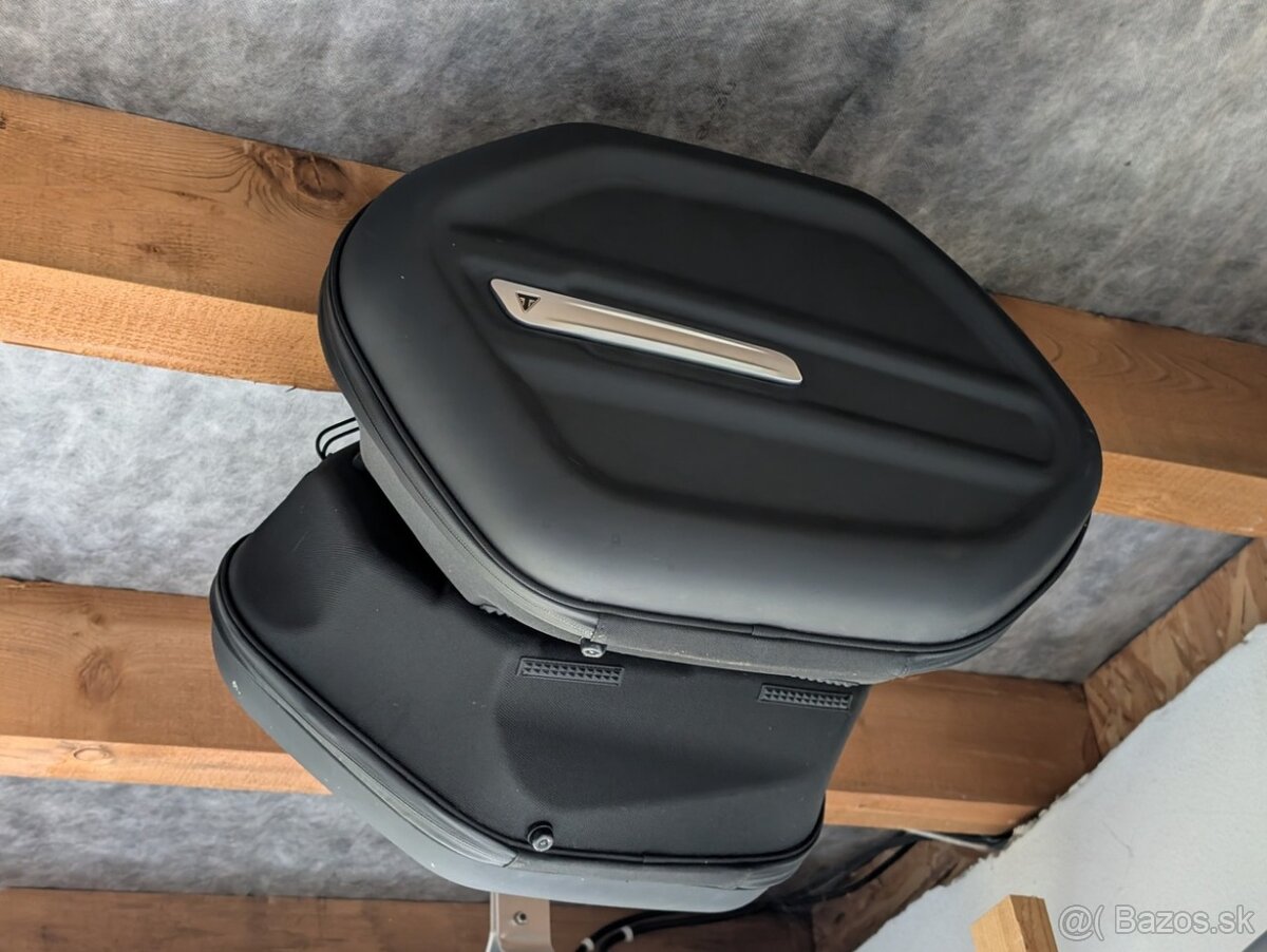 Triumph Rocket 3 GT (r.v. 2021) - 12