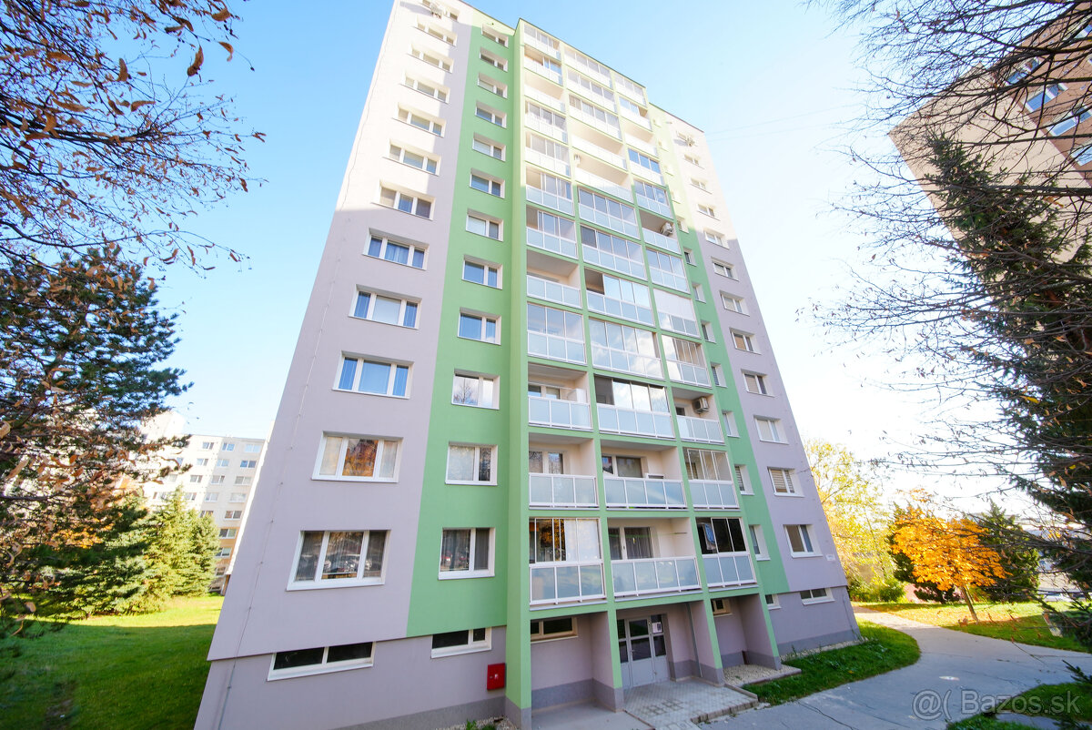 Na predaj 3 izbový byt (77 m²) na 12. p. – KVP, ZOMBOVA - 12