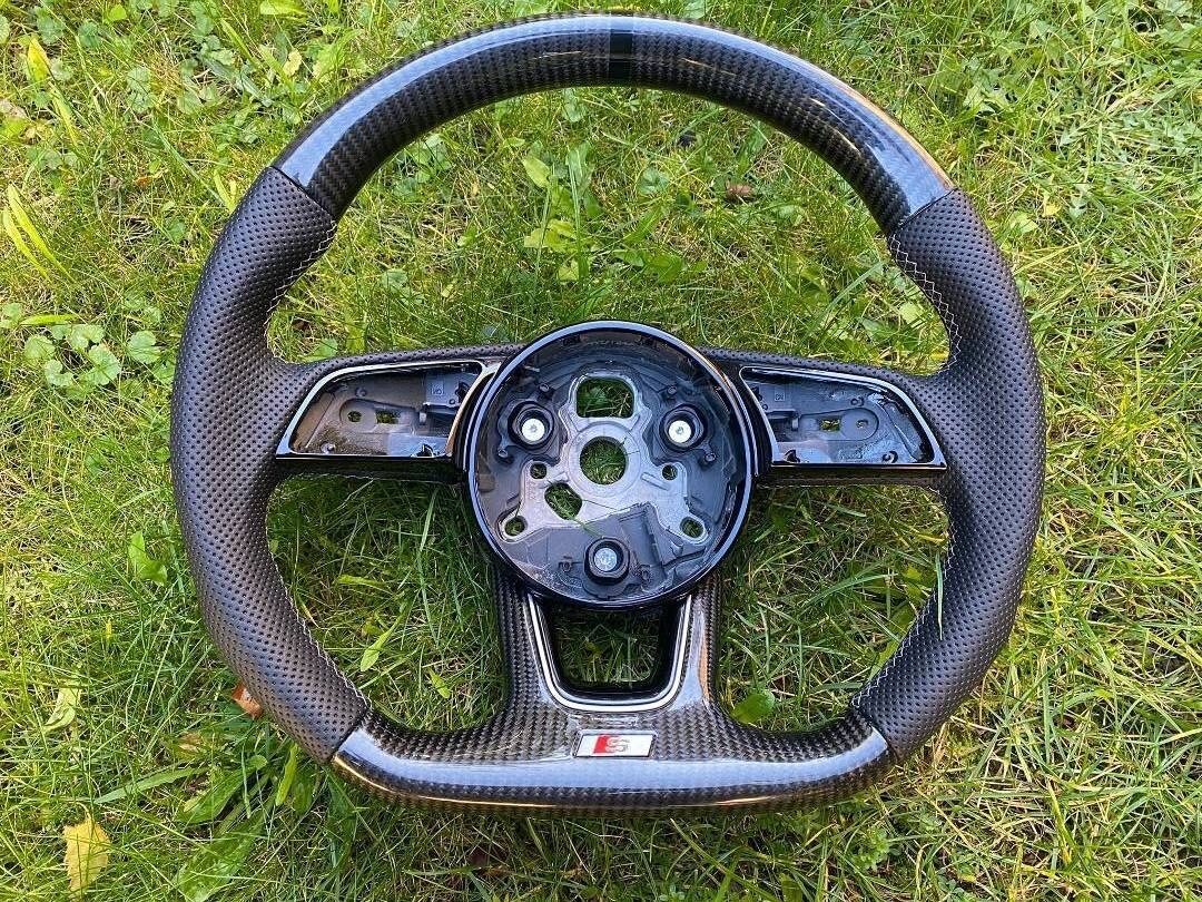 AUDI VOLANT KARBONOVY zkoseny karbonový športový - 12