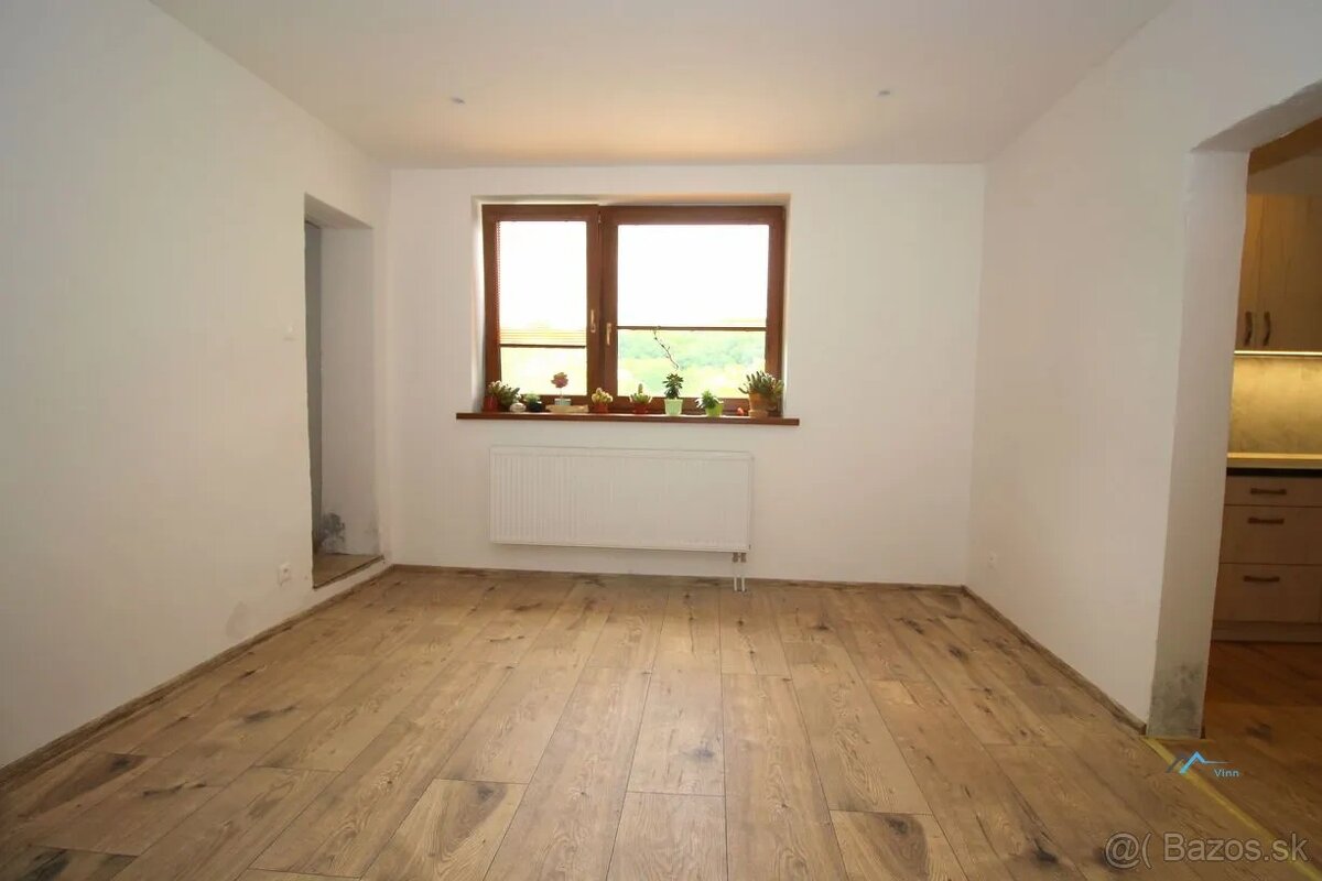 Vidiecka usadlosť na samote s lesmi- Malá Hradná - 12