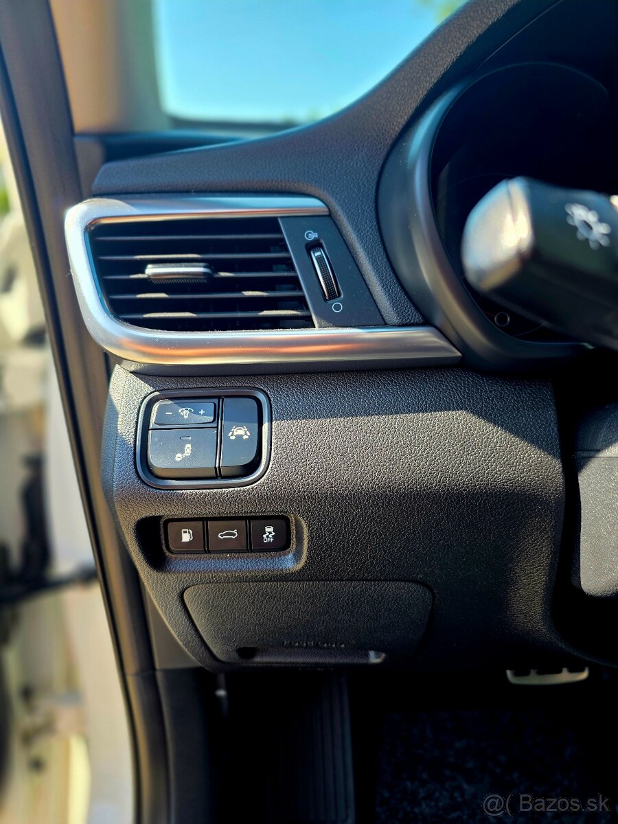 Kia Optima 1.7 crdi - 12