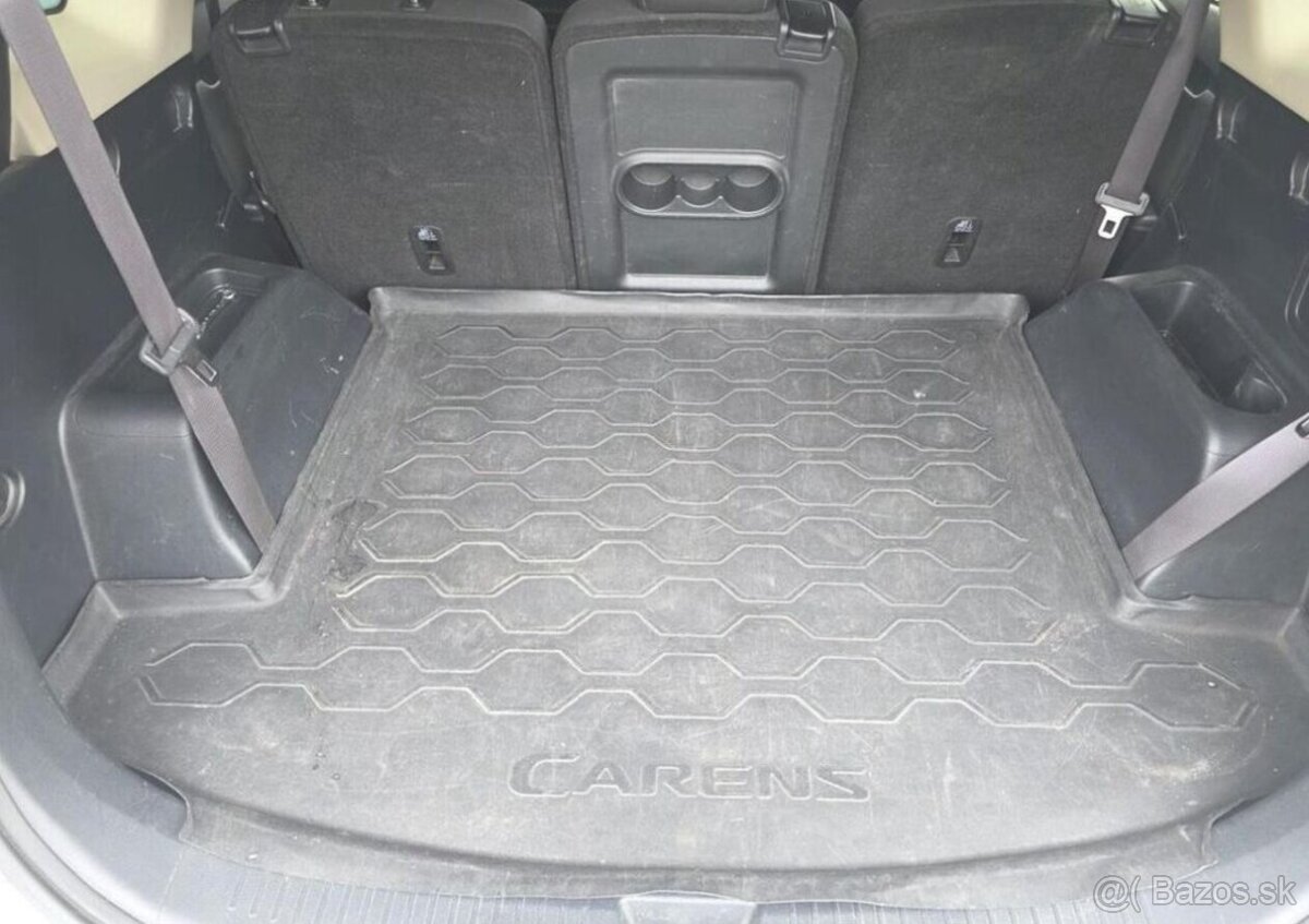 Kia Carens 1.7 - 1. MAJ - 7 MÍST - 12