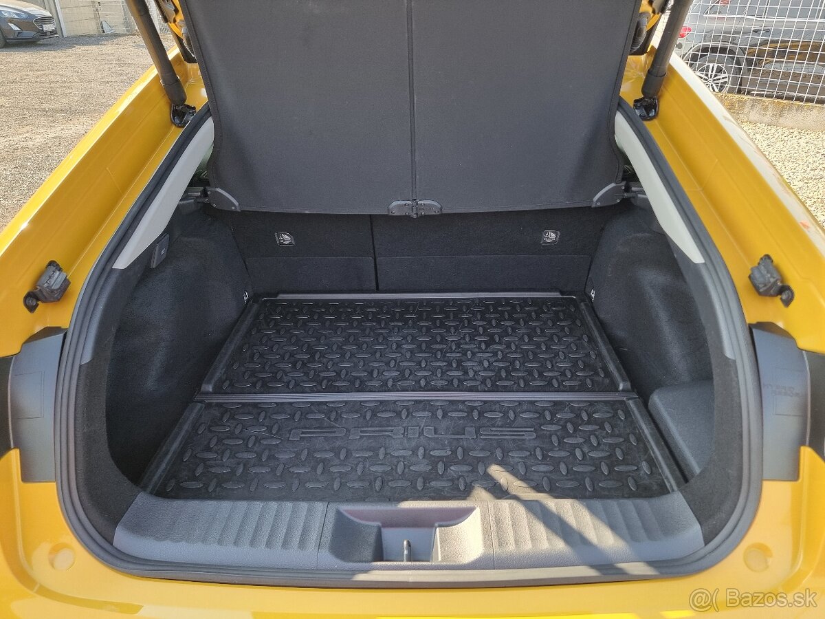 Toyota Prius 2.0 Plug-in Hybrid e-CVT za 34.990 € s DPH - 12