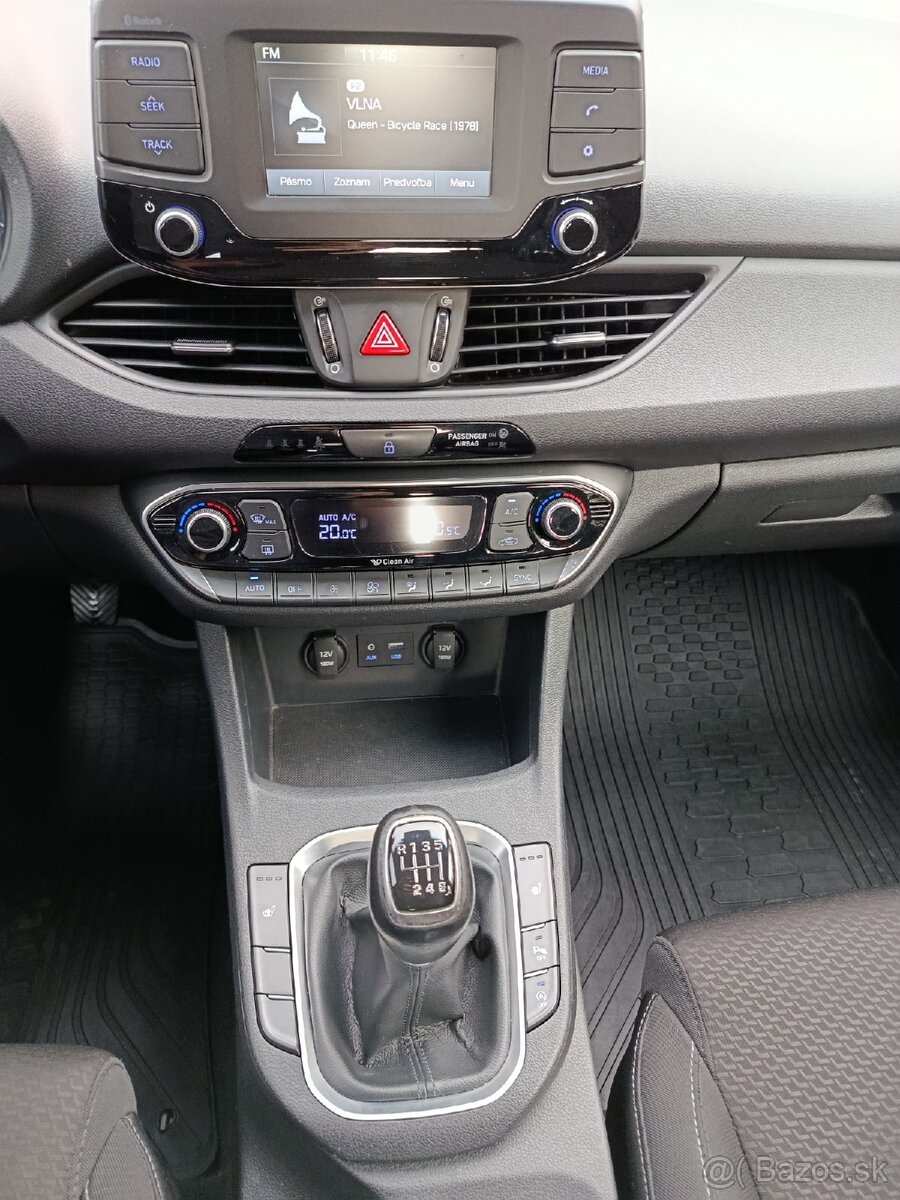 Predám Hyundai i30 Hatchback 1.6 CRDi - 12