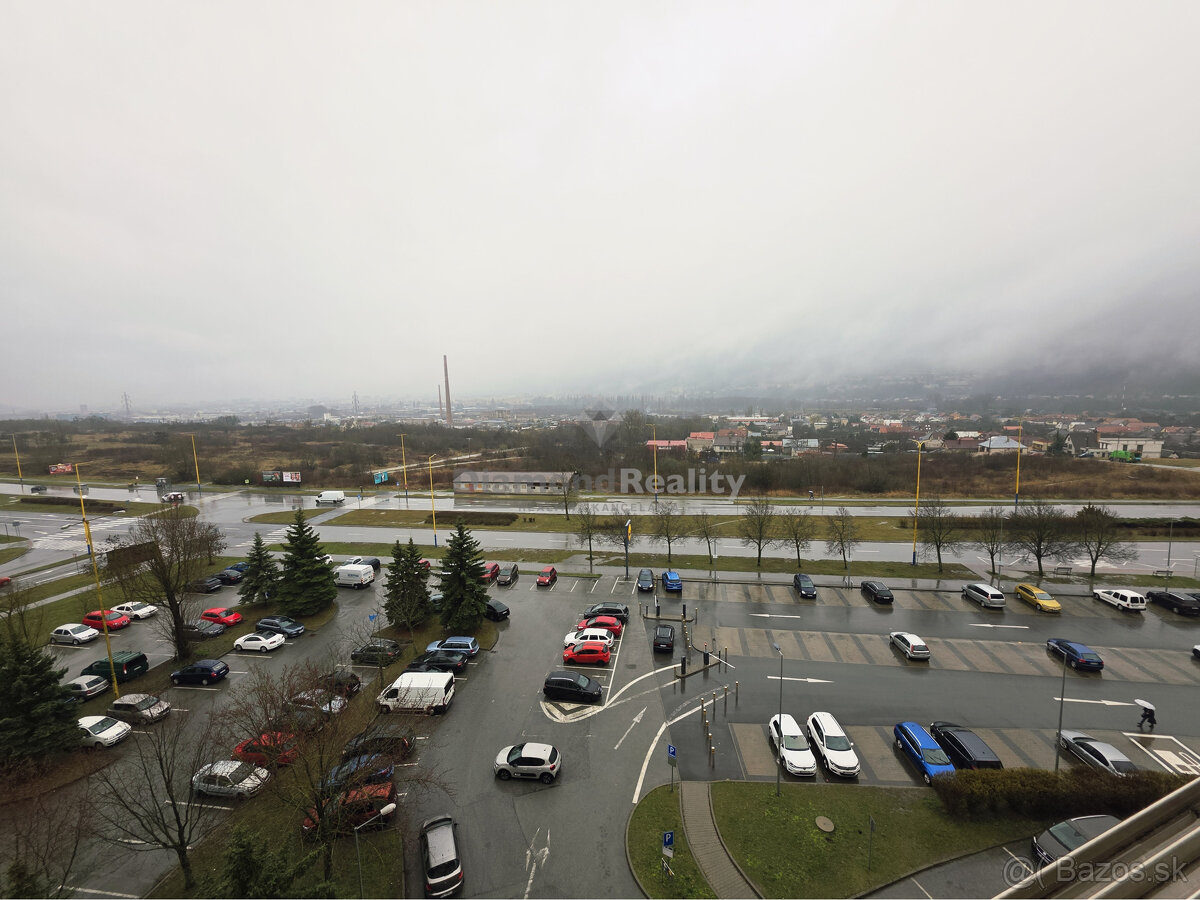 NA PREDAJ 3 - IZBOVÝ BYT S LOGGIOU, BRUSELSKÁ ULICA , ŤAHANO - 12