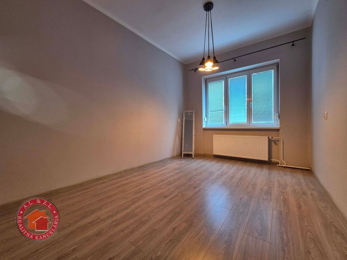 VEĽKÝ 3 izbový BYT SO ZÁHRADKOU a GARÁŽOU V SENCI – CENTRUM - 12