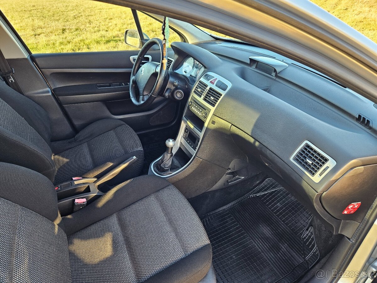 Peugeot 307 1.6 HDi – spoľahlivý hatchback s nízkouSpotrebou - 12