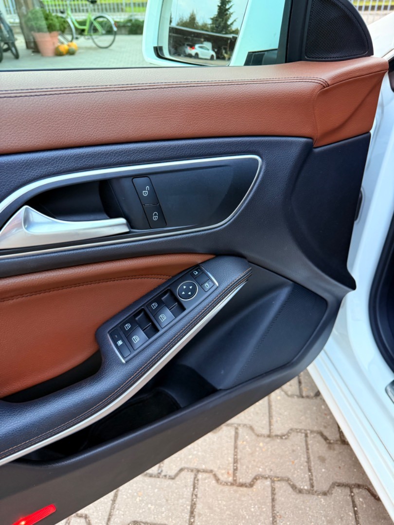 Mercedes-Benz CLA Shooting Brake SB 200 d A/T - 12