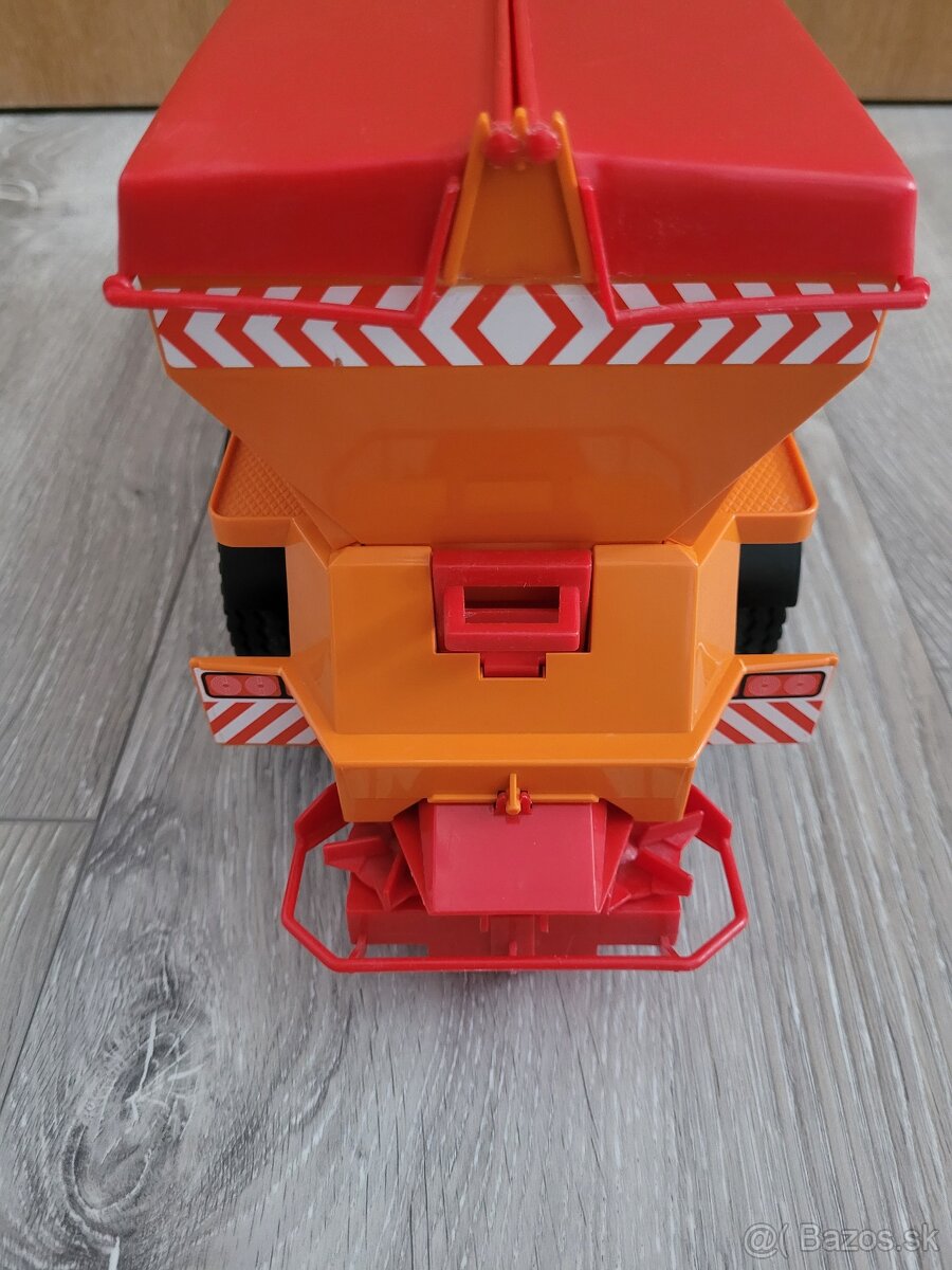 Bruder posypacie auto - 12