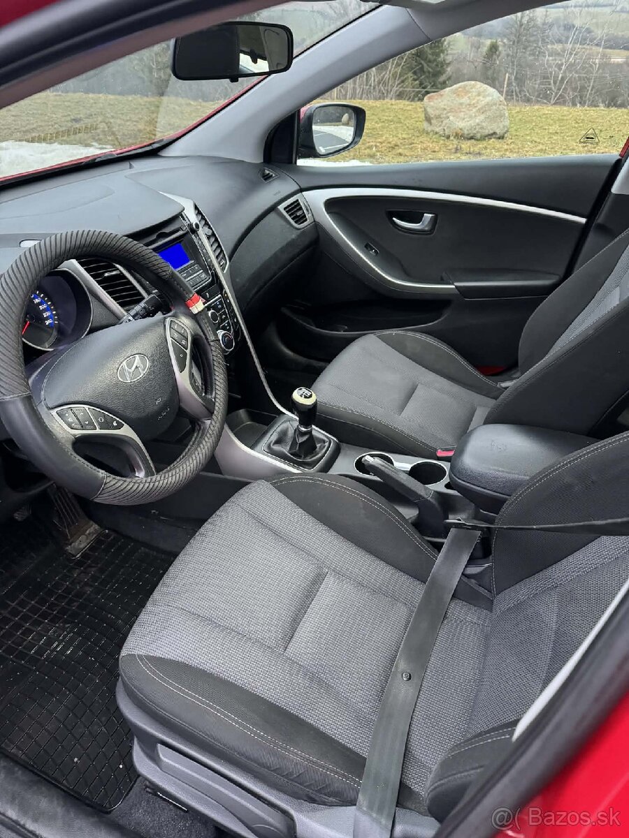 Hyundai i30 Hatchback 1.6 MPI Benzín, 88kW - 12