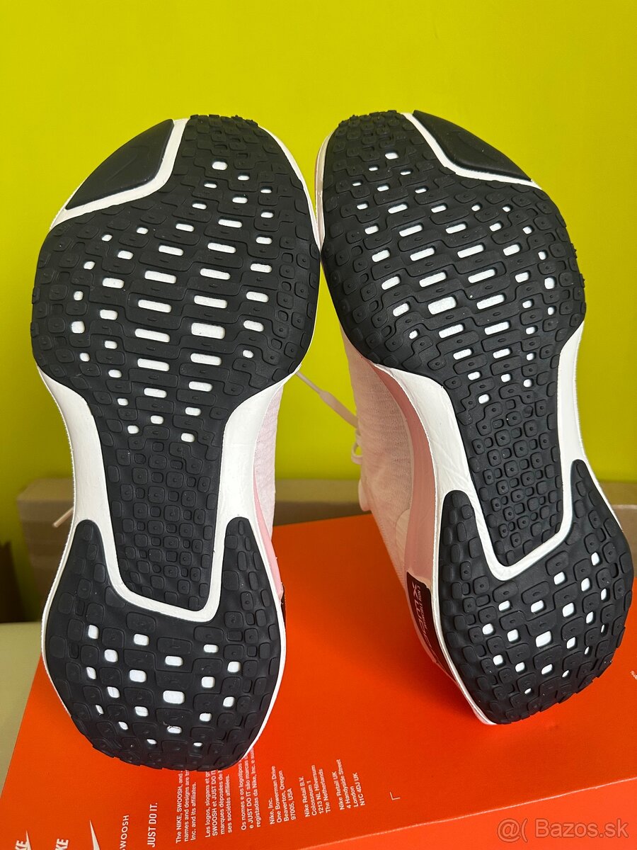 Bezecke tenisky Nike Invincible 3 - 12