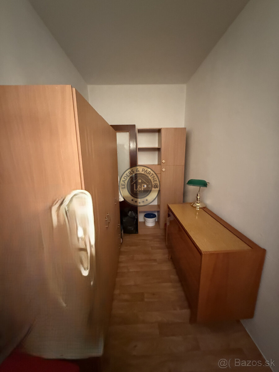 Na predaj 3iz. so zaskleným balkónom v Seredi - 12