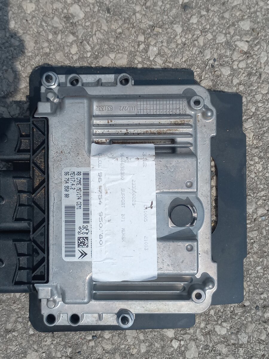 predam riadiacu jednotku motora - 12