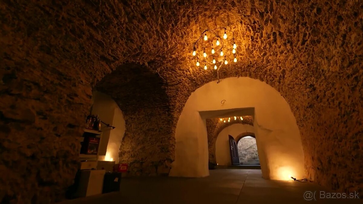 Exkluzívny meštiansky dom v centre Kremnice - 12