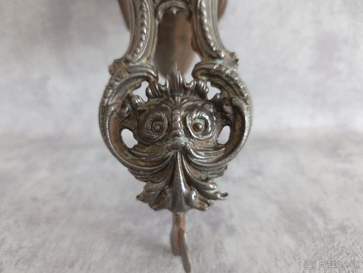 Velmi starý (cca 110-115let) krásný zdobený mlyncek na strou - 12