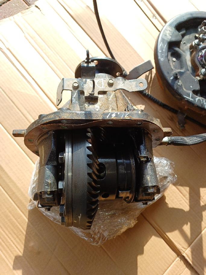 Poloosa,brzdič,těhlice Nissan Navara/Nissan Pathfinder - 12