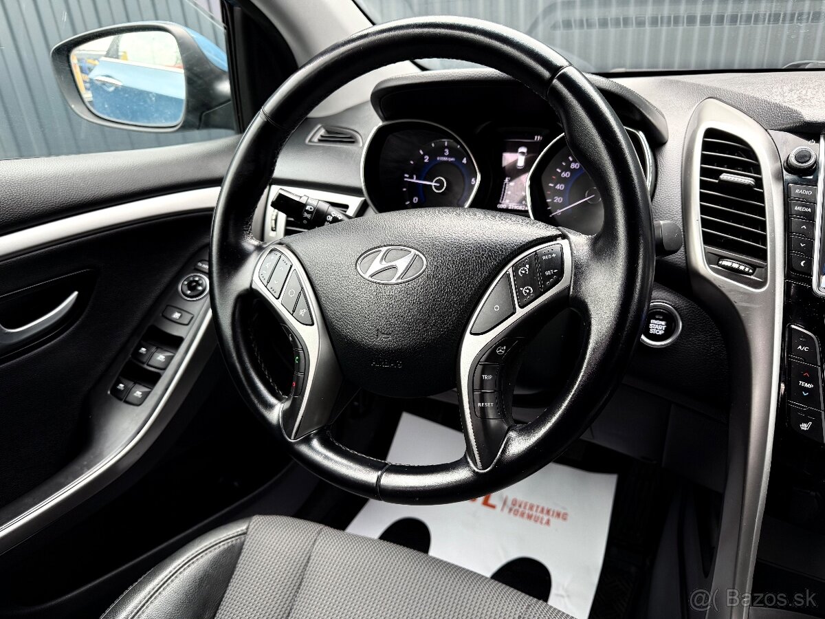 Hyundai i30 1.6Crdi 94kw facelift - 12