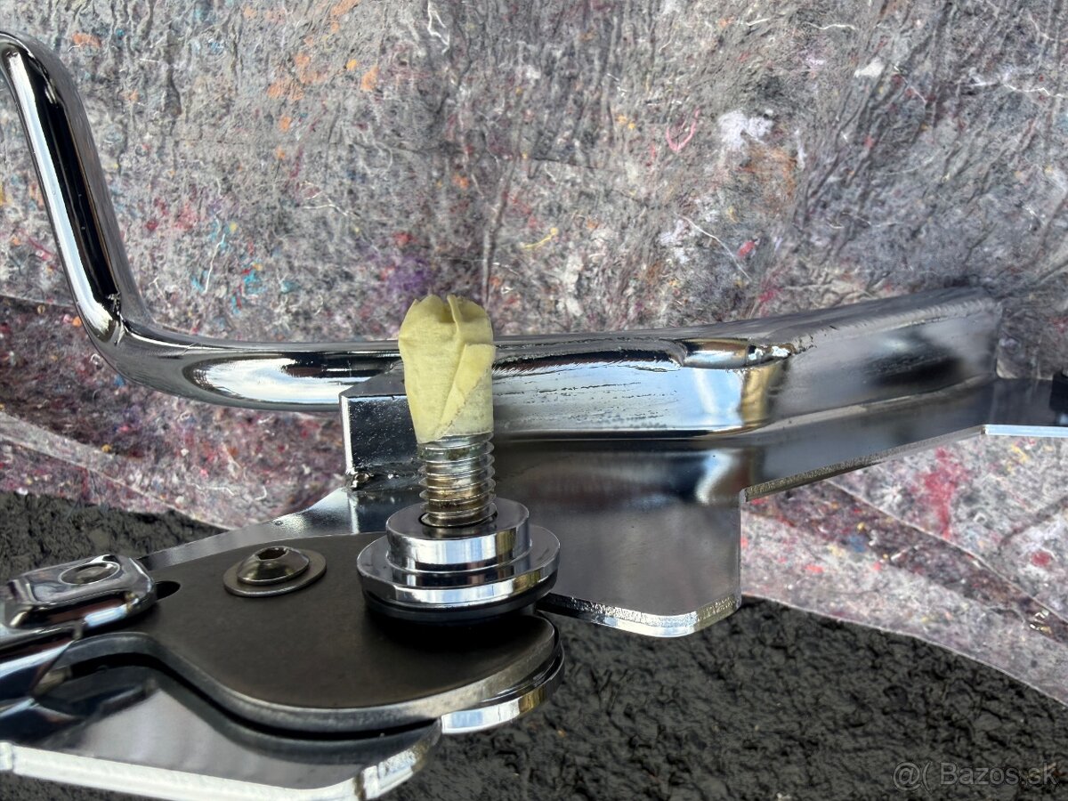 HARLEY DAVIDSON® BREAKOUT M8 SISSYBAR - 12