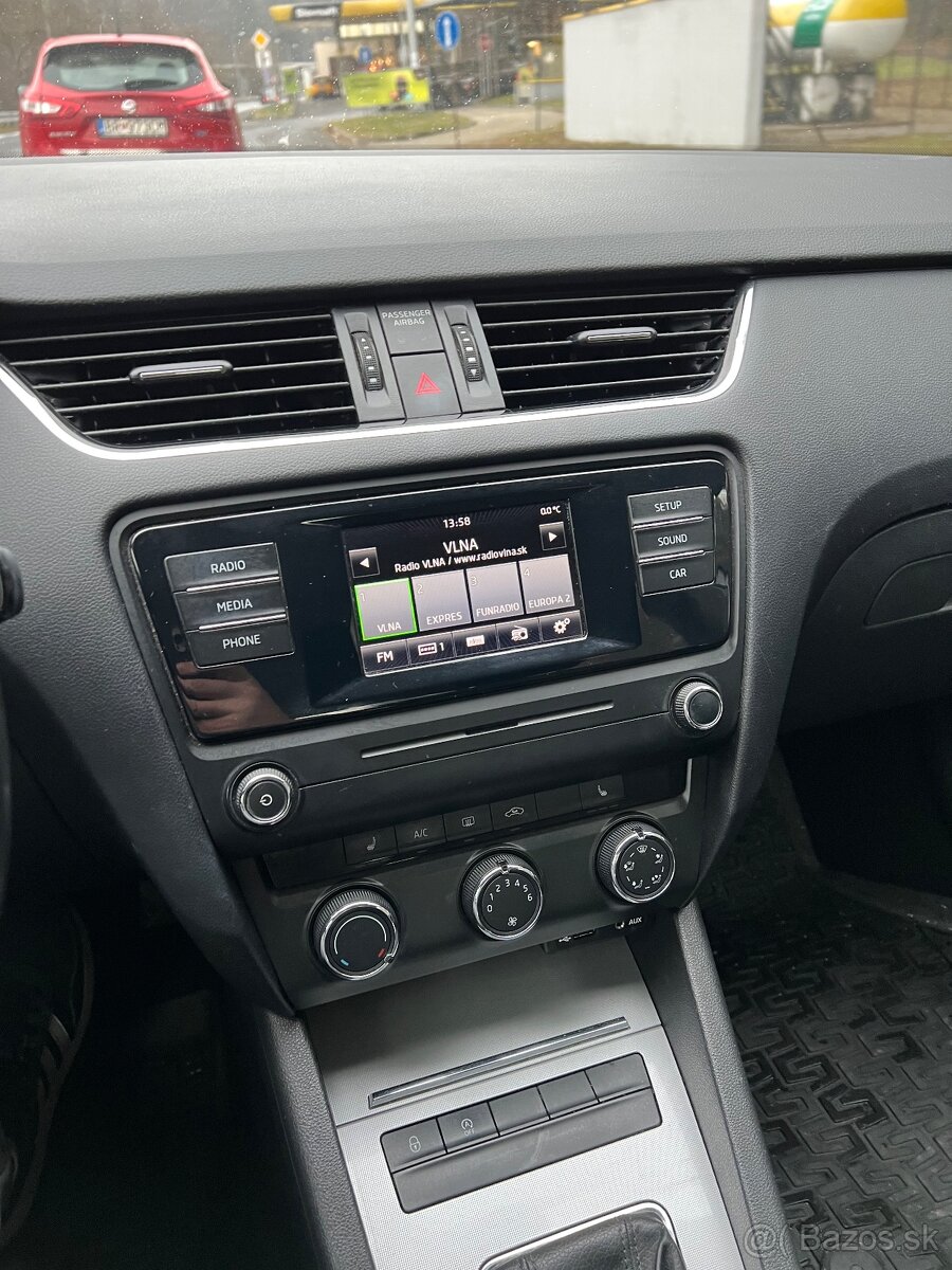 Predám škoda Octavia 1,6 TDI DSG - 12