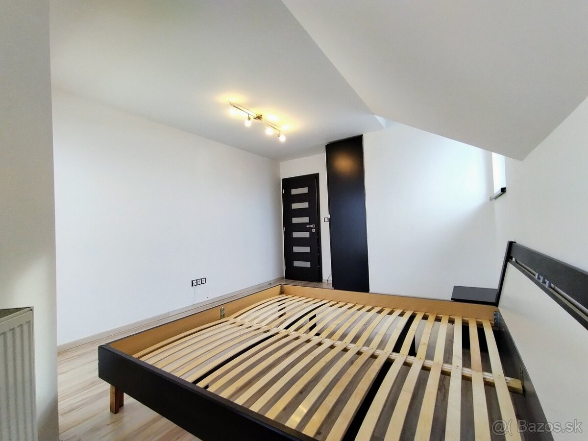 VÝHODNÁ KÚPA - SAMOSTATNÝ RODINNÝ DOM S GARÁŽOU - 12