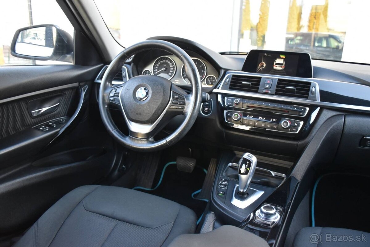 BMW Rad 3 Touring 320d AT - 12