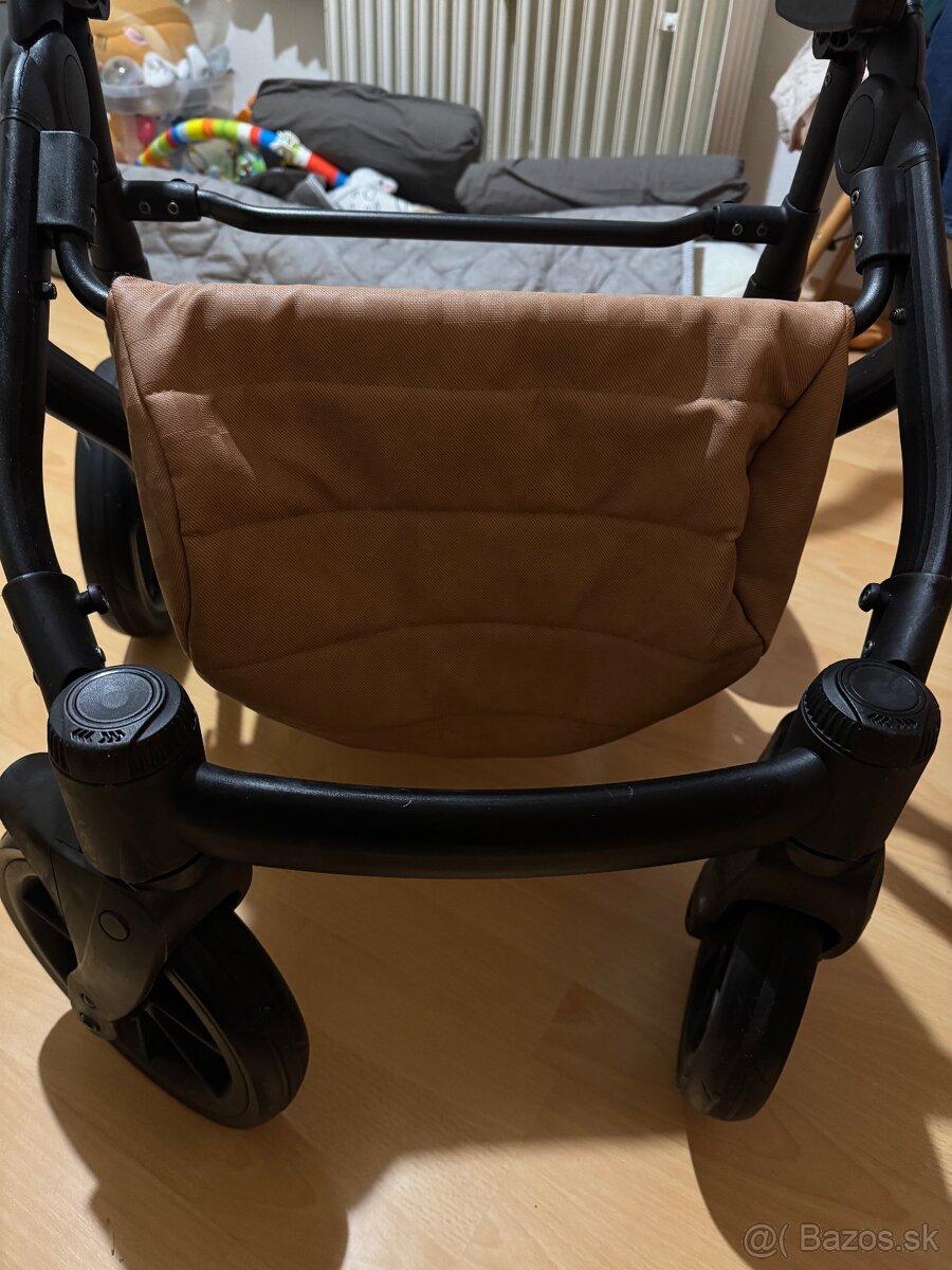 JUNAMA Space kočík 3v1 - vanička + autosedačka - 12