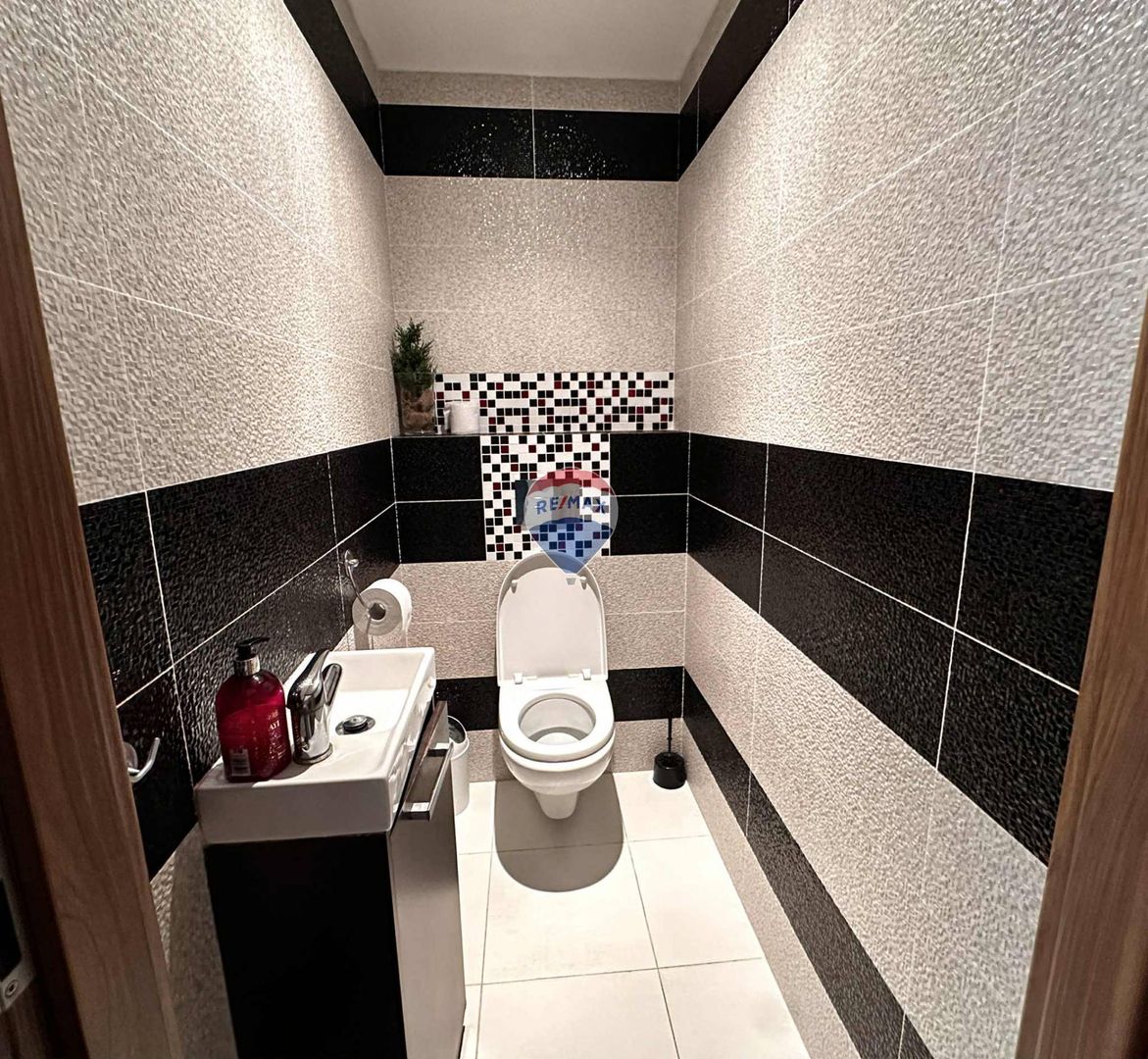 Prenájom priestranný 5 izbový byt - 12