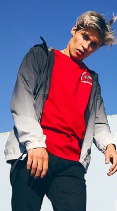 VETROVKA HOLLISTER veľ. L + darček - 12