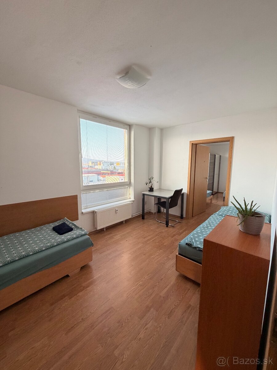 Predaj 4 izbový byt Bratislava - Nová Rožnavská - 12