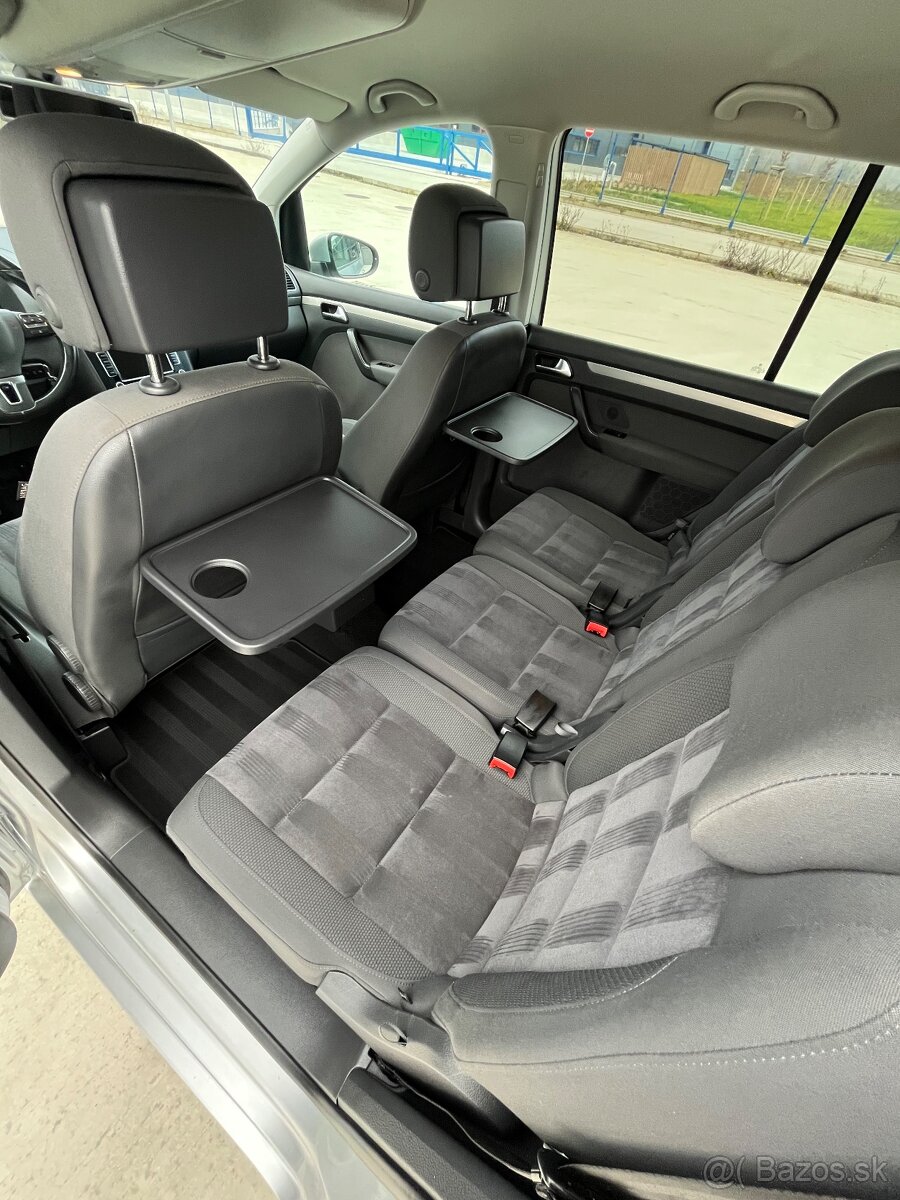 VW Touran 2.0TDI Higline 7miestny - 12