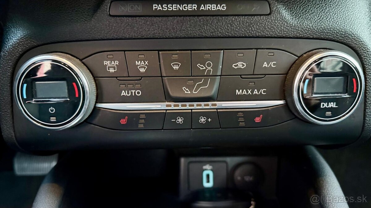 Ford Focus Combi 1.5 TDCi EcoBlue Titanium X • Automat - 12