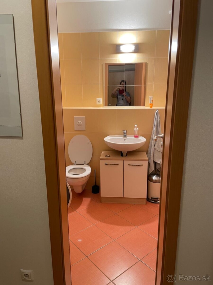 Prenájom moderného 2-izbového bytu v Ružinove - 12
