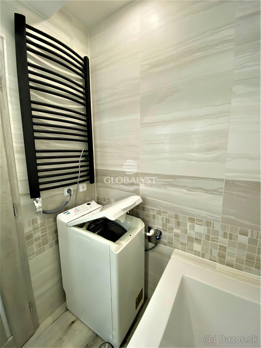 Priestranný, rekonštruovaný 3 izbový byt v centre mesta na T - 12