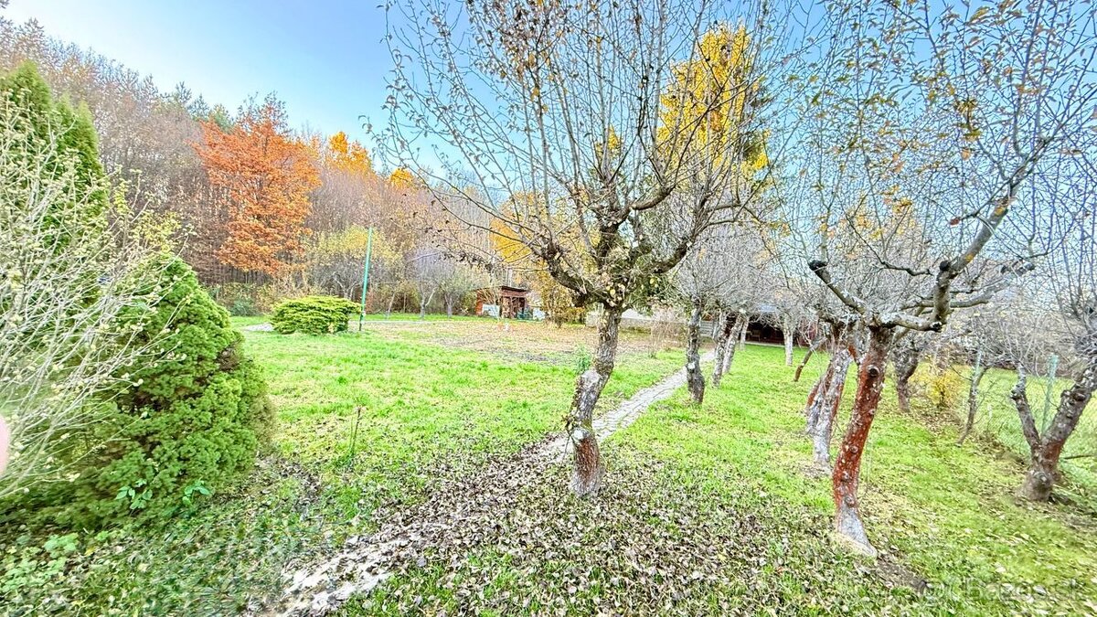 ZELENÝ DVOR - MONČÍ POTOK - POSCHODOVÁ CHATA 50 M2, POZEMOK - 12