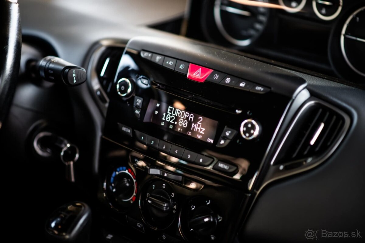 LANCIA YPSILON 1,3 MULTIJET - 12