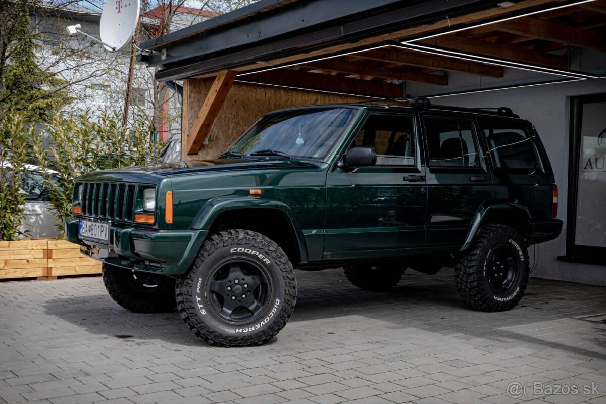 JEEP CHEROKEE XJ - 12