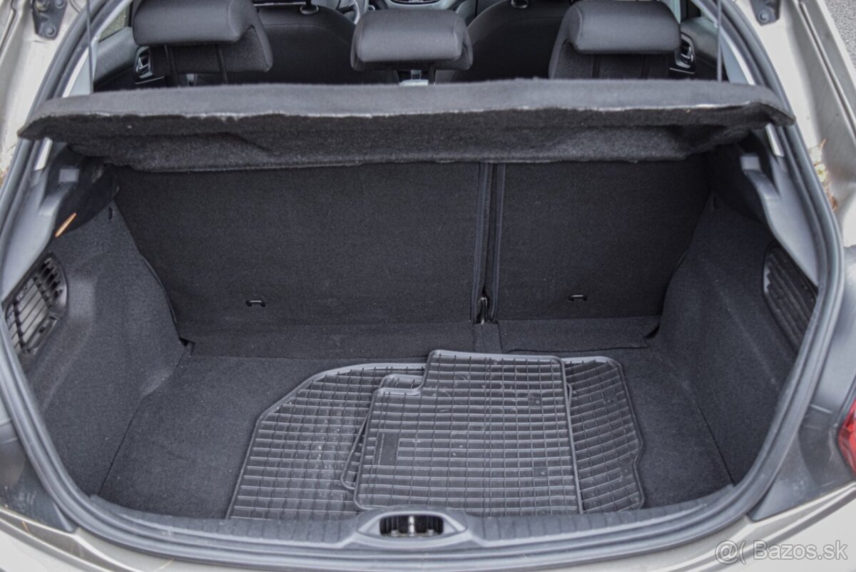 Peugeot 208 1.2 Active 2015 - 12