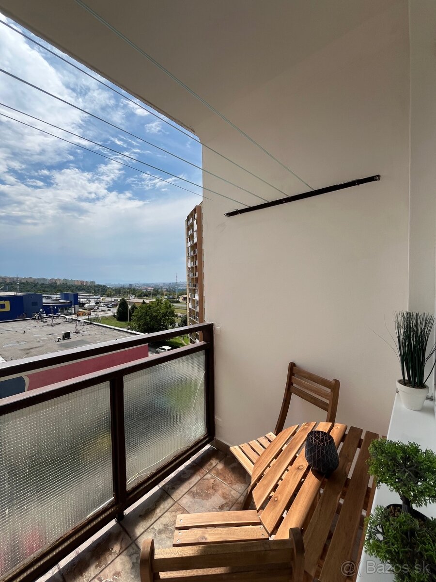 Pekný 3-izbový zariadený byt s loggiou - Sofijská ulica - 12