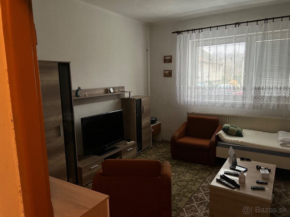 Predaj rodinného domu Sľažany - 12