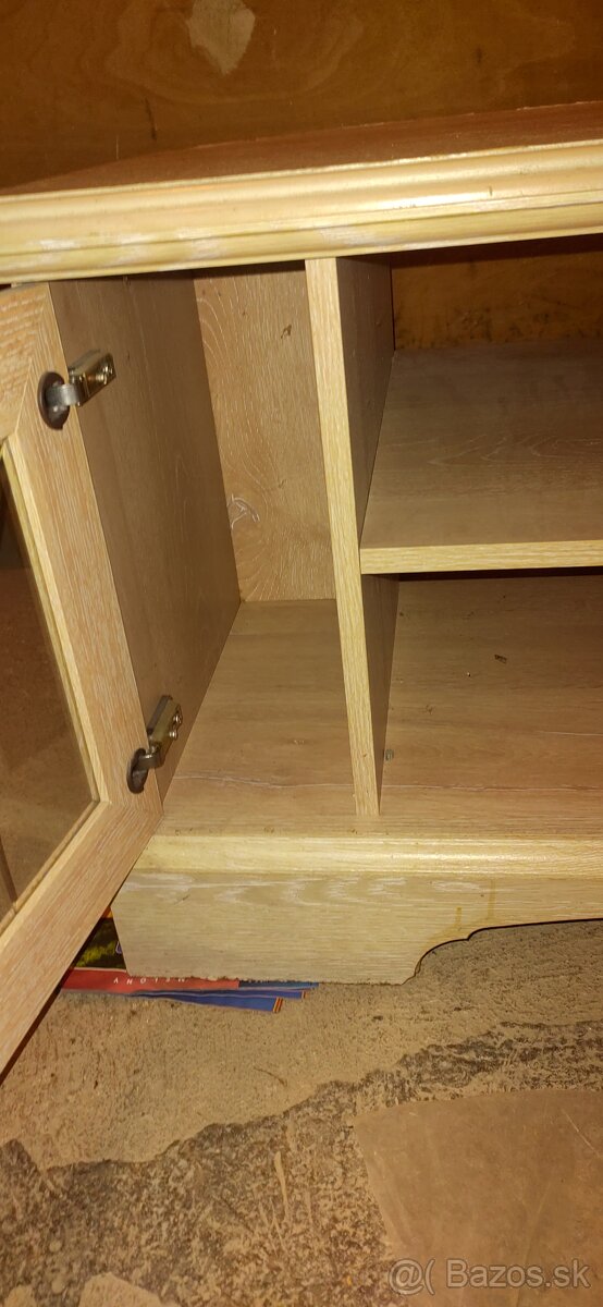 Skrinka/stolik pod TV - 12