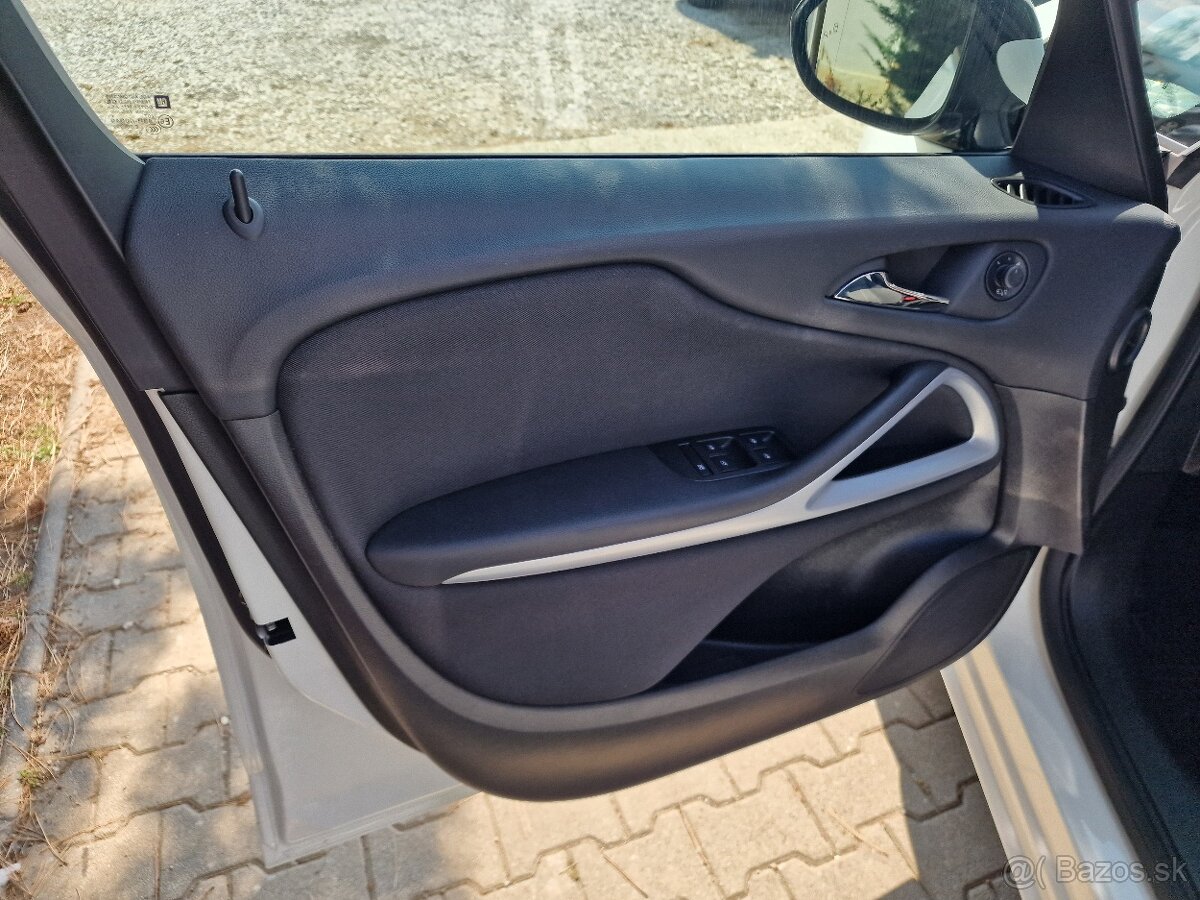 Opel Zafira Tourer 2.0 CDTi 131k A/T6 innovantion (diesel) - 12