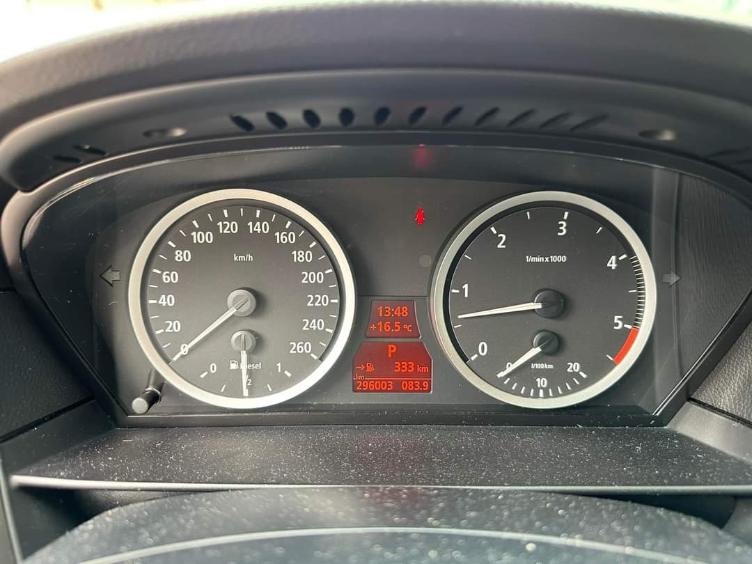 Predám BMW E 61 530D A/T 170kw - 12