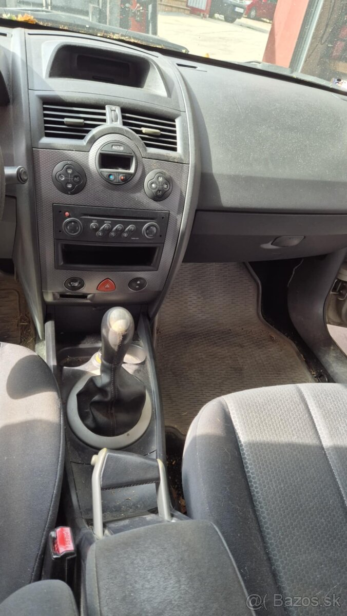 Renault Megane II 1,6i 83kw kód motora: K4MT7 - 12