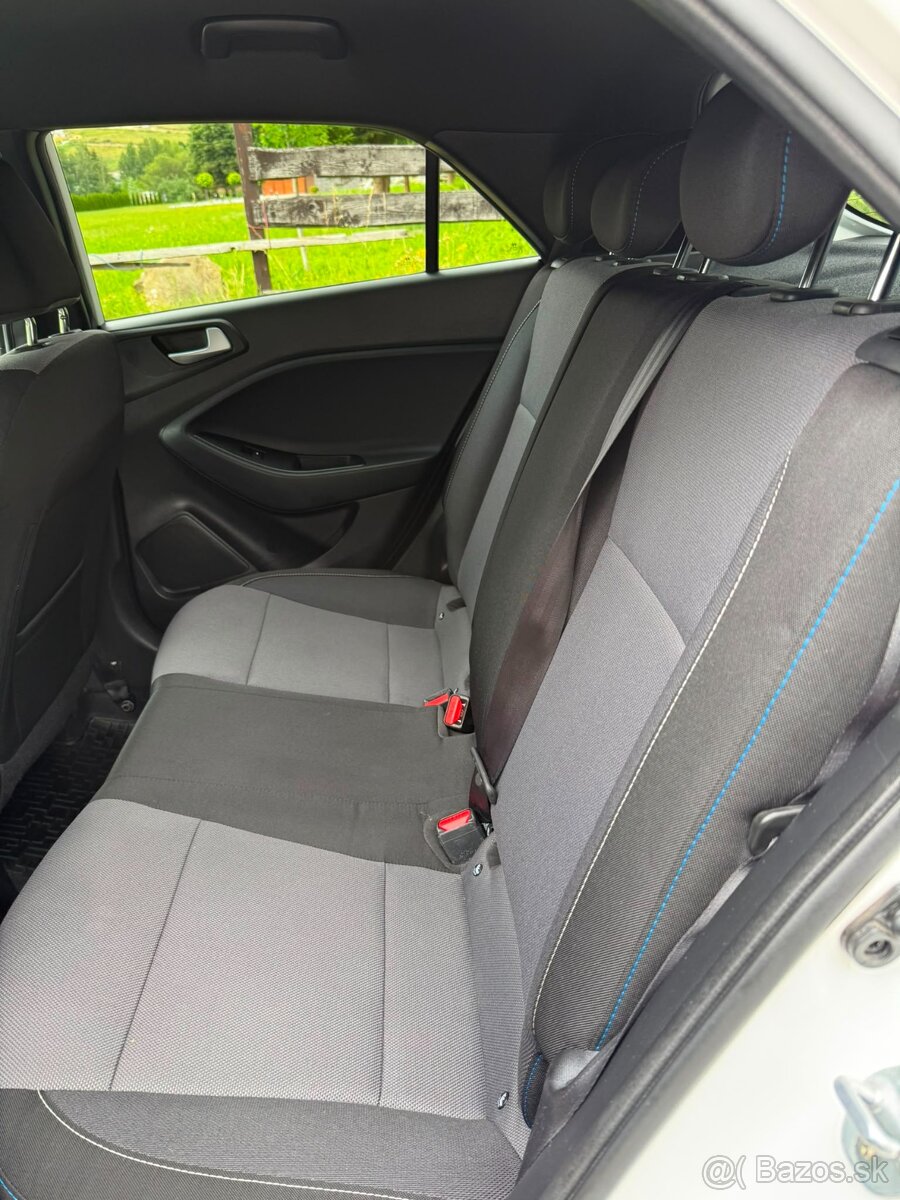 Hyundai i20 active - 12