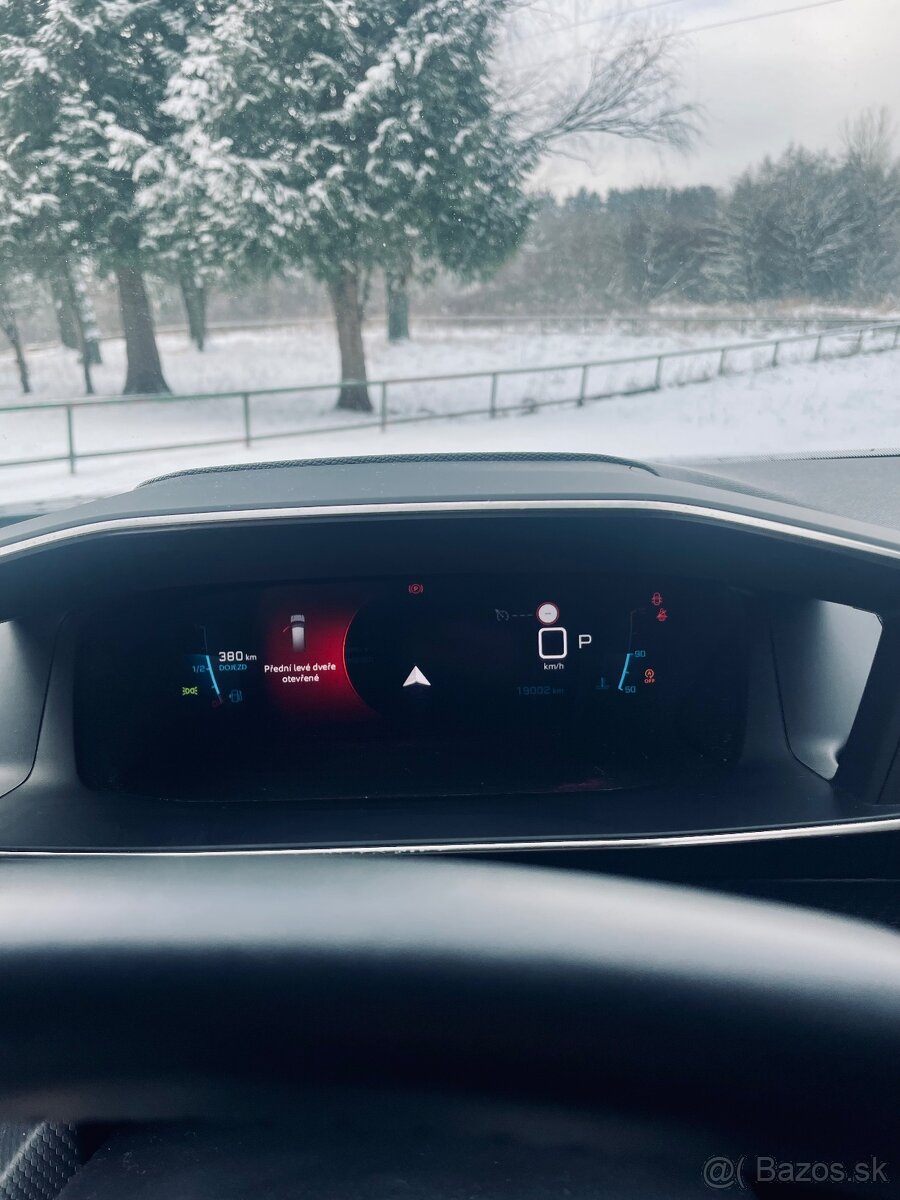 Peugeot 2008 1.2 PureTech 130 GT EAT8 - 12