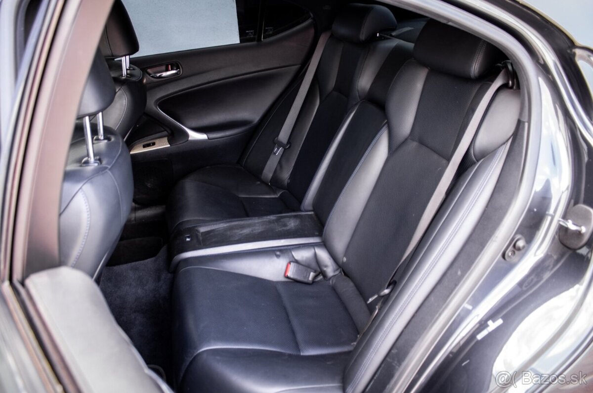 Lexus IS-F 5.0 V8 RWD AT8 - 12