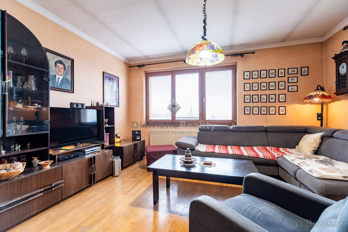 NA PREDAJ 6 IZBOVÝ RODINNÝ DOM S DVOMI BYTOVÝMI JEDNOTKAMI | - 12