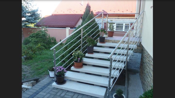 Nerezové zábradlie,brány,doplnky. - 12