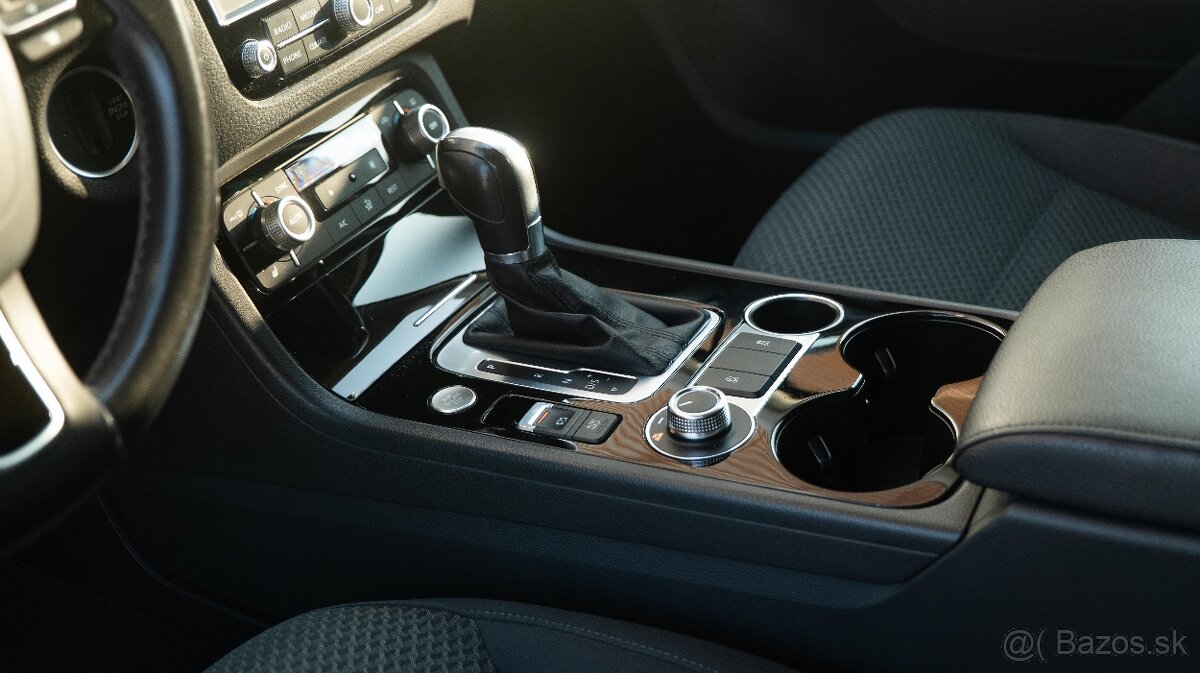 VW TOUAREG 3.0 TDI V6 4MOTION - 12